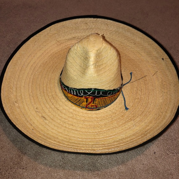 Three Sombreros - Picture 6 of 8